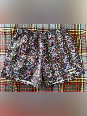 NWT Gecko Hawaii Size Large Multi Stripe Volleys Shorts
